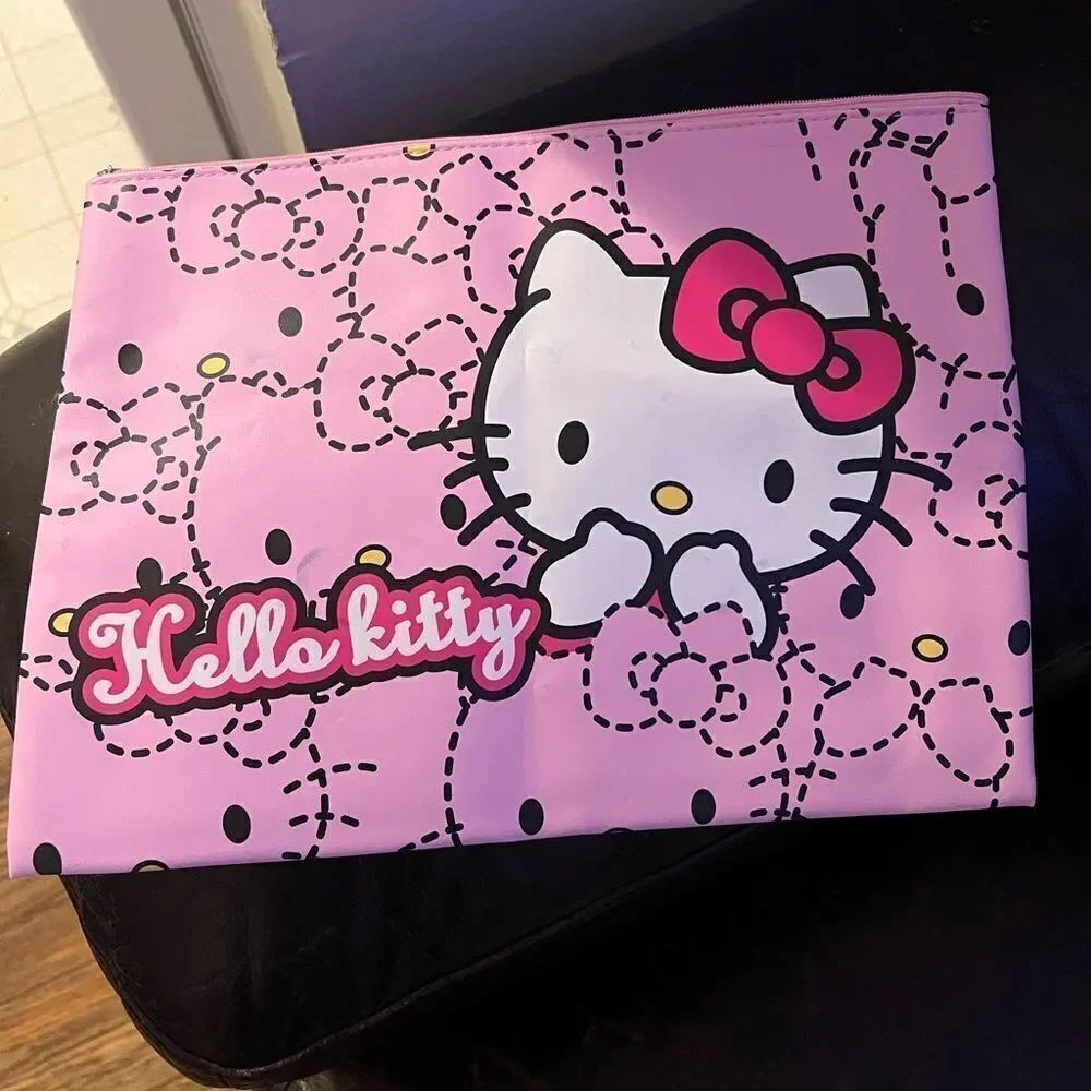 Hello Kitty Zipper Bag - Picture 2 of 6